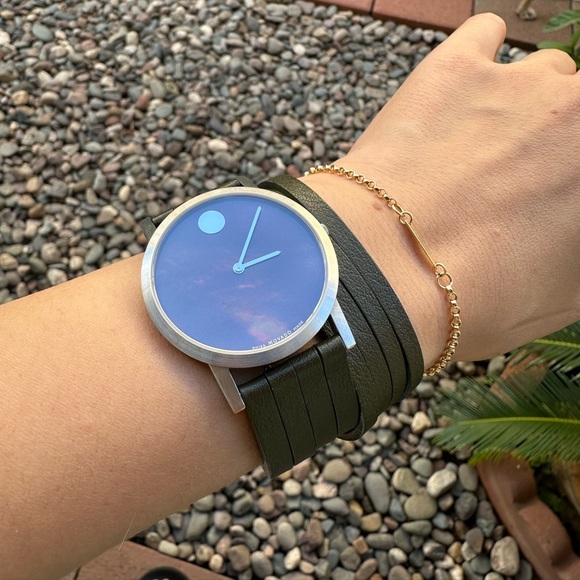 Movado wrap-around leather strap army green stainless steel 38mm pearl face